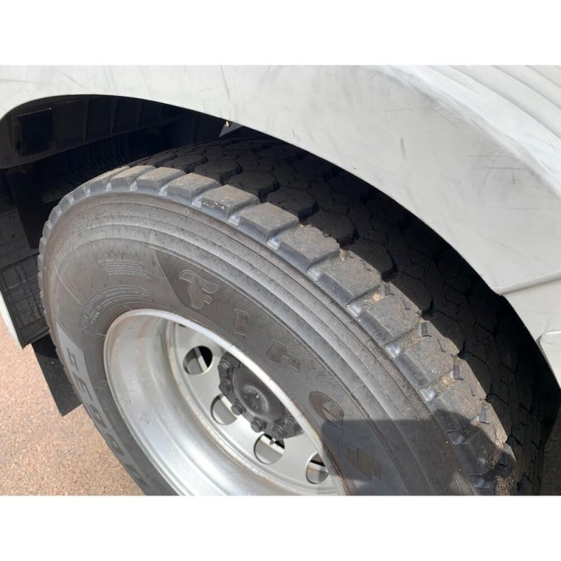 Caminhão MERCEDES BENZ AXOR 2041 CHASSI COMPLETO Ano 2014