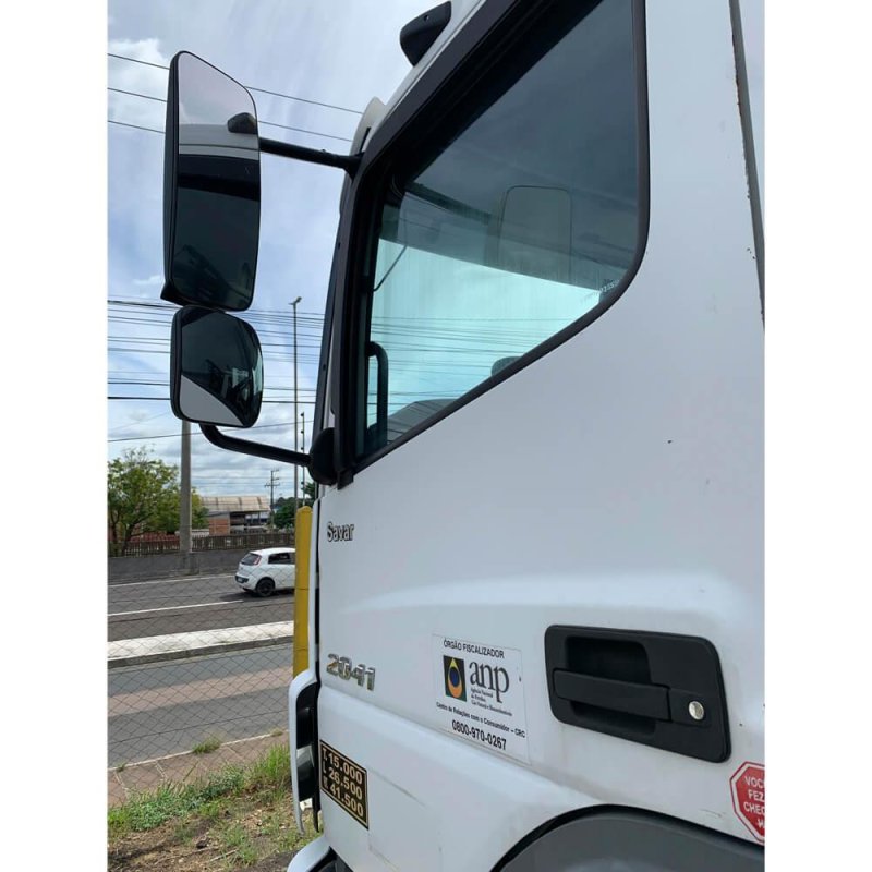 Caminhão MERCEDES BENZ AXOR 2041 CHASSI COMPLETO Ano 2014