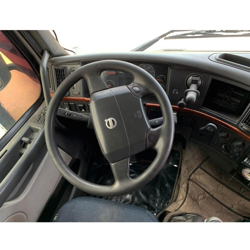 Caminhão VOLVO FH520 GLOBETROTTER CAVALO 6X4 Ano 2009 