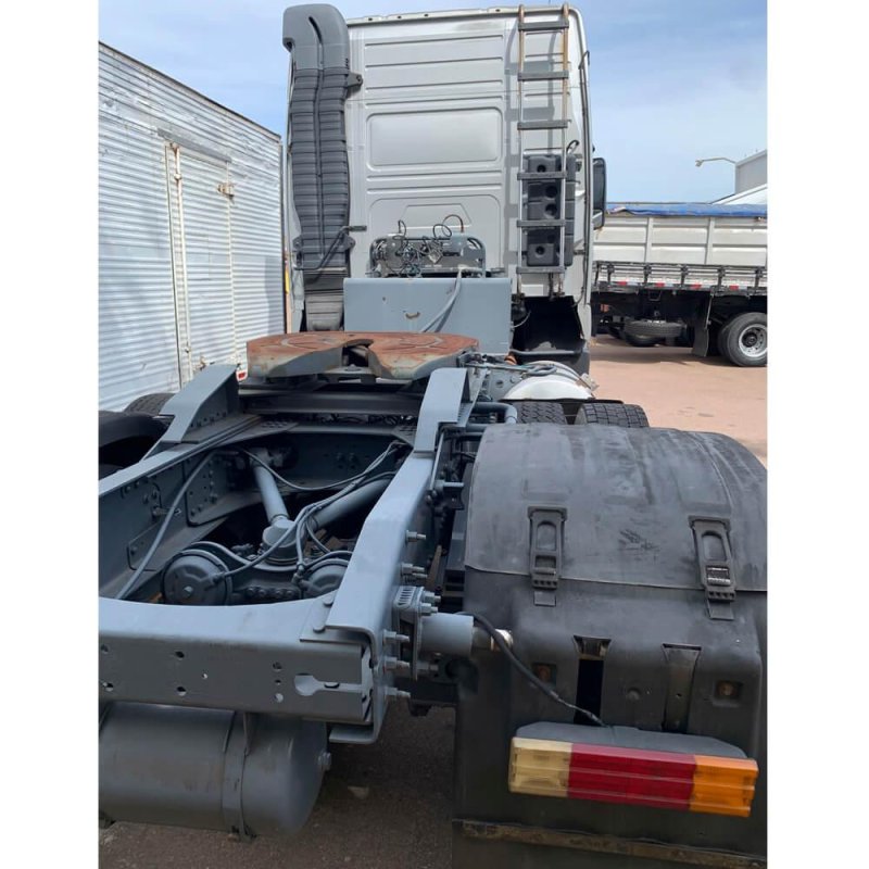 Caminhão VOLVO FH520 GLOBETROTTER CAVALO 6X4 Ano 2009 