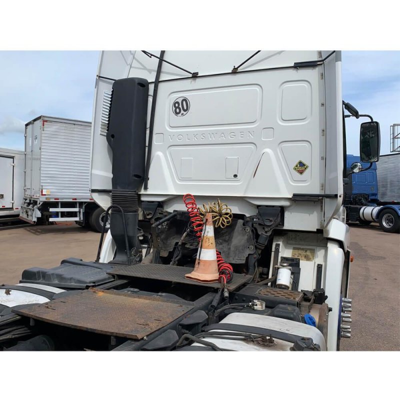 Caminhão VOLKSWAGEN TRACTOR 25420 CAVALO 6X2 Ano 2014