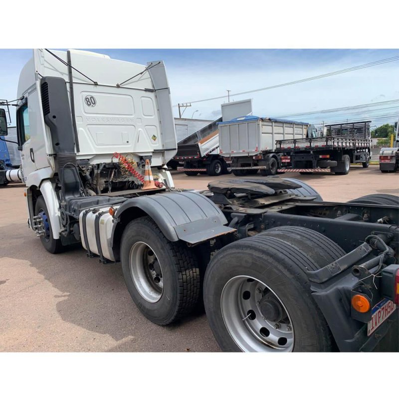 Caminhão VOLKSWAGEN TRACTOR 25420 CAVALO 6X2 Ano 2014