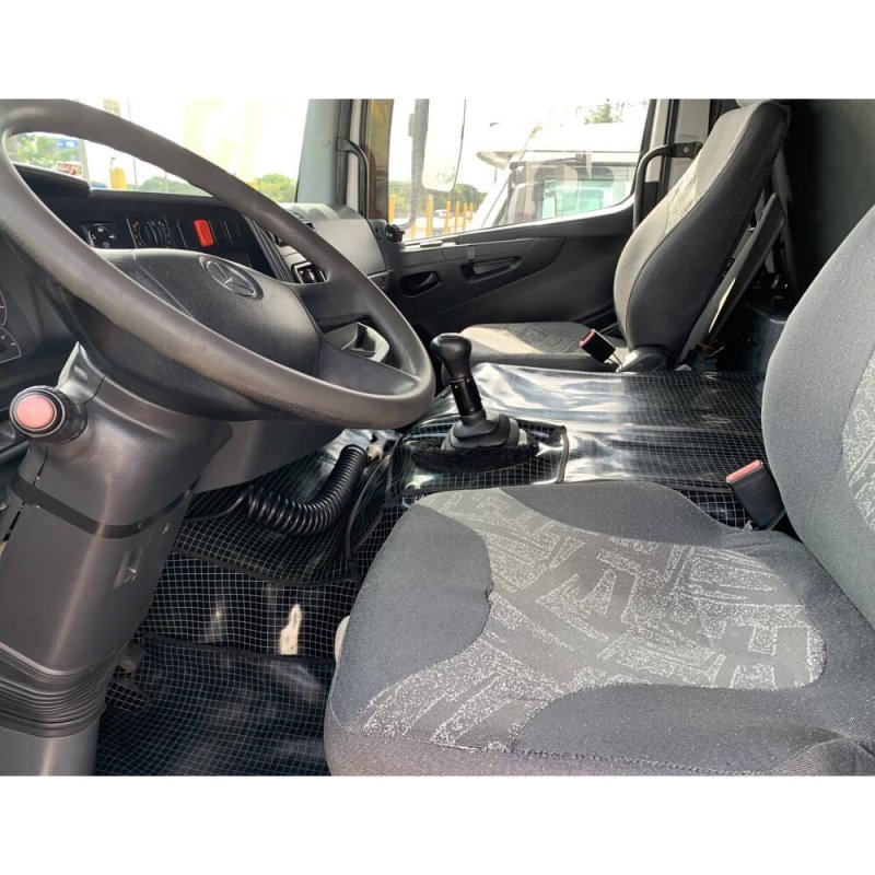 Caminhão MERCEDES BENZ ATEGO 2426 CHASSI Ano 2013