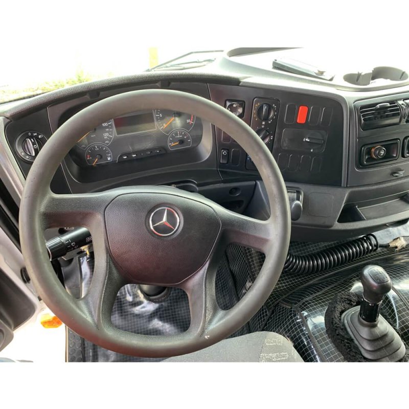 Caminhão MERCEDES BENZ ATEGO 2426 CHASSI Ano 2013
