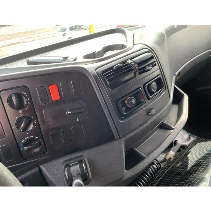 Caminhão MERCEDES BENZ ATEGO 2426 CHASSI Ano 2013