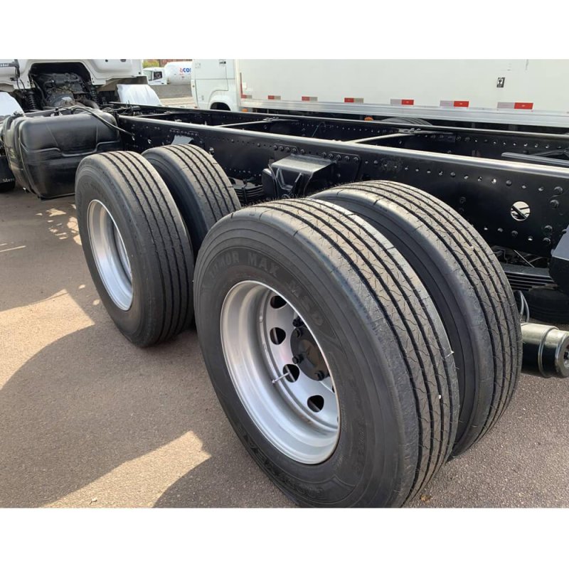 Caminhão MERCEDES BENZ ATEGO 2426 CHASSI Ano 2013