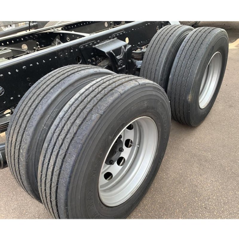 Caminhão MERCEDES BENZ ATEGO 2426 CHASSI Ano 2013