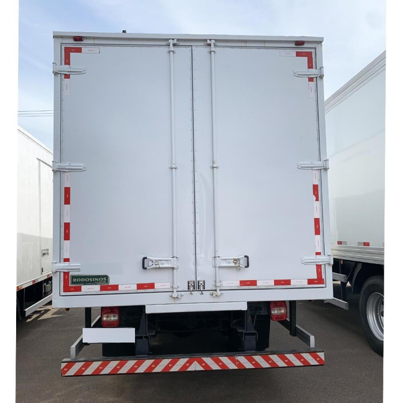 Caminhão VOLKSWAGEN DELIVERY 9150 BAÚ SECO Ano 2011