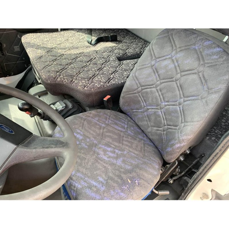 Caminhão FORD CARGO 1717e BAÚ Ano 2011