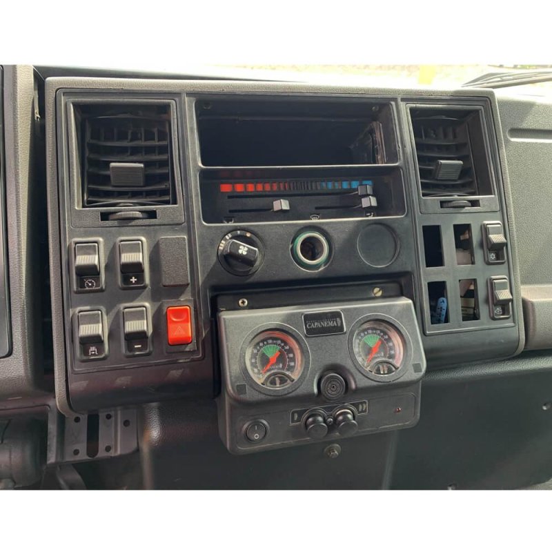 Caminhão FORD CARGO 1717e BAÚ Ano 2011