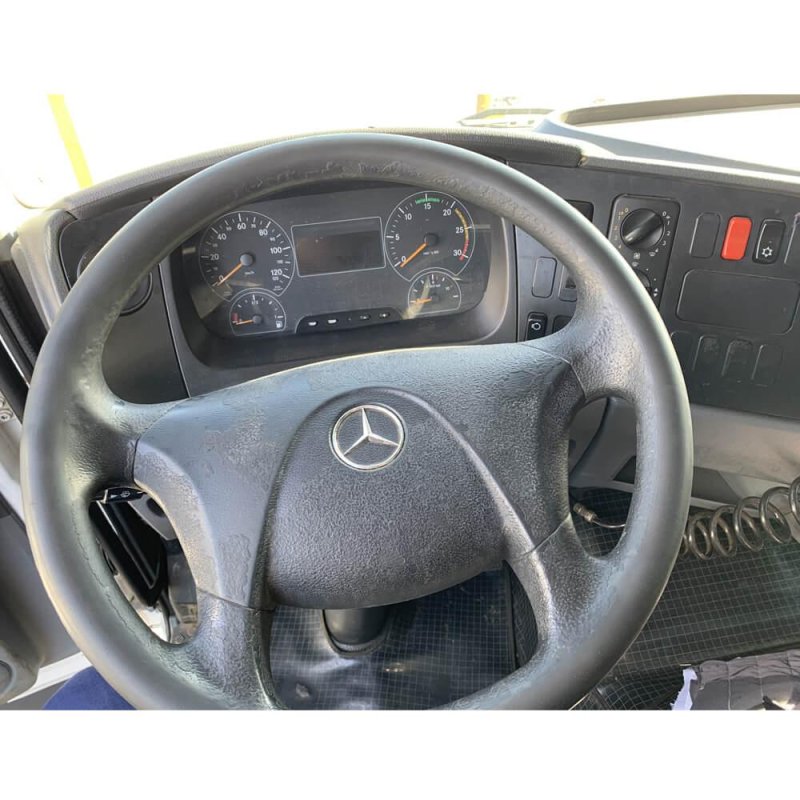 Caminhão MB ATEGO 1725 TANQUE Ano 2011