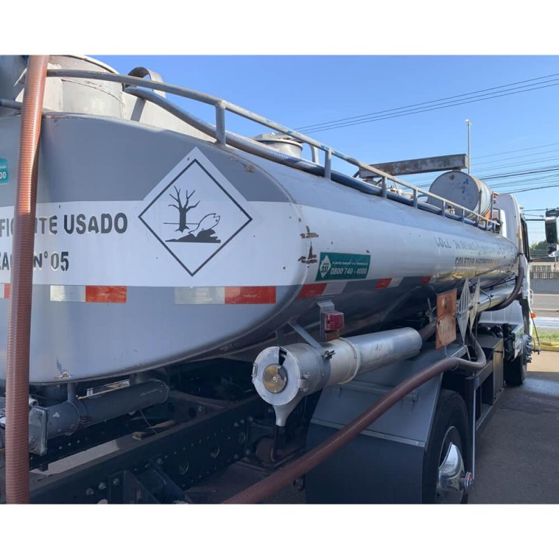 Caminhão MB ATEGO 1725 TANQUE Ano 2011