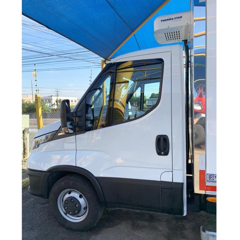 Furgão IVECO BAÚ REFRIGERADO Ano 2022