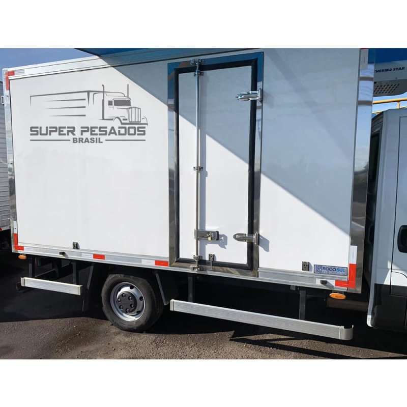 Furgão IVECO BAÚ REFRIGERADO Ano 2022