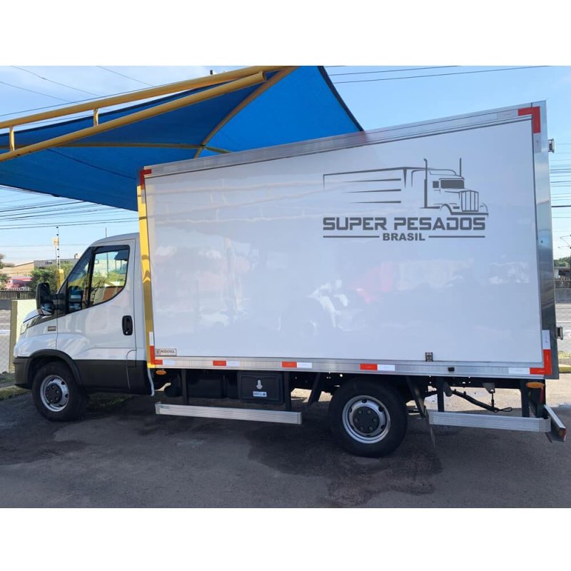 Furgão IVECO BAÚ REFRIGERADO Ano 2022
