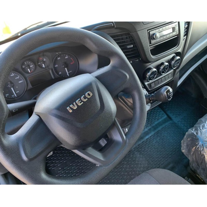 Furgão IVECO BAÚ REFRIGERADO Ano 2022