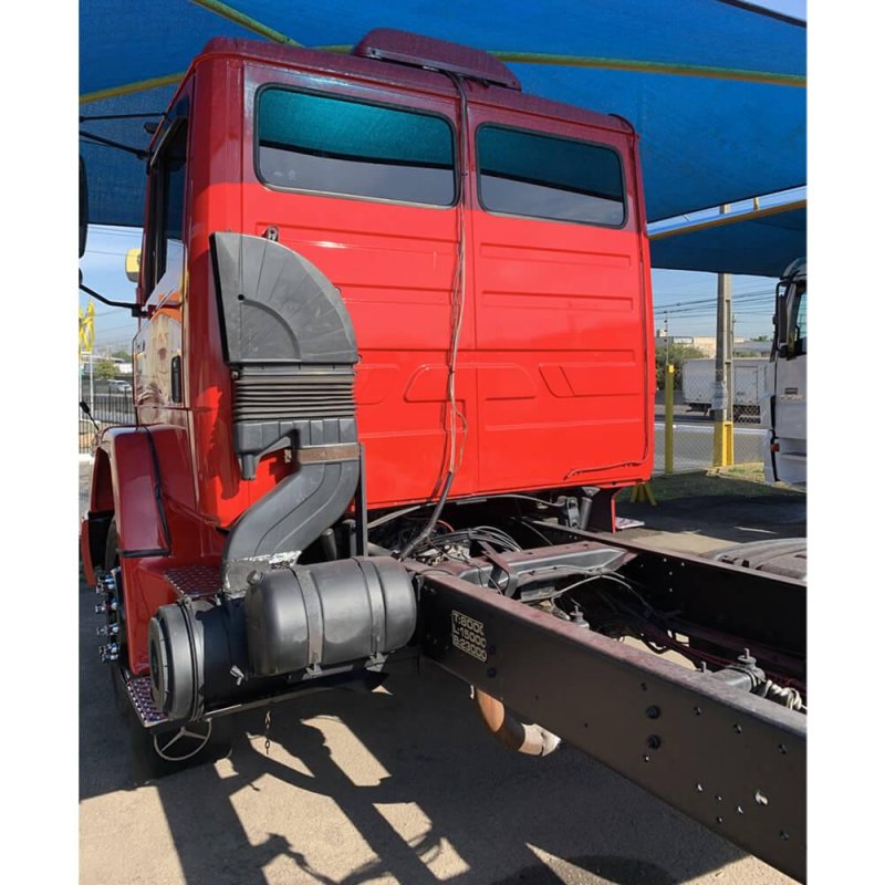 Caminhão MERCEDES BENZ L 1620 CHASSI Ano 2004