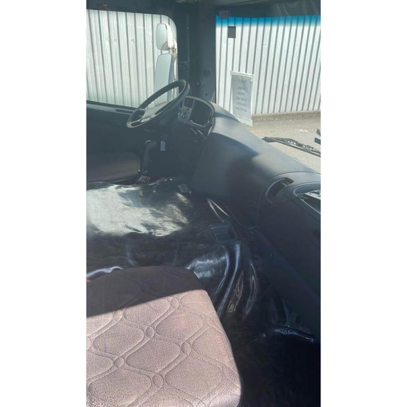 Caminhão SCANIA P340 4X2 CAVALO Ano 2010