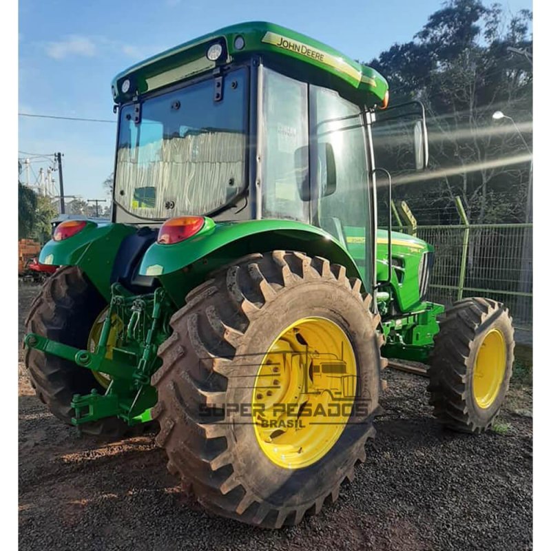 Trator Agrícola JOHN DEERE 5085E 4x4 85 CV TURBO Ano 2013