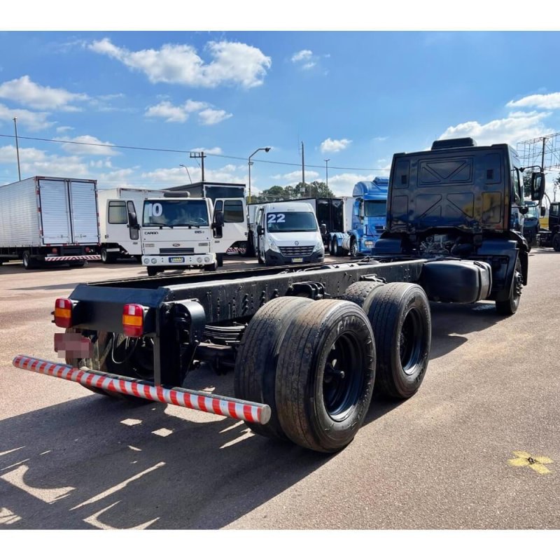 Caminhão FORD CARGO 2428 6X2 CHASSI Ano 2012