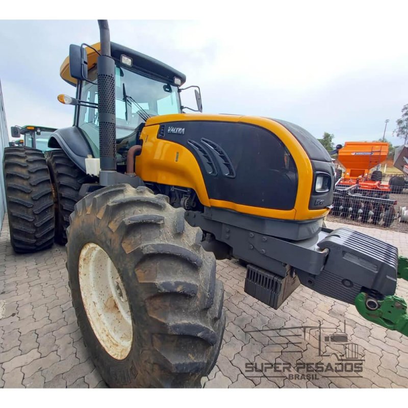 Trator VALTRA BT6190 190 CV FILIPADO Ano 2013