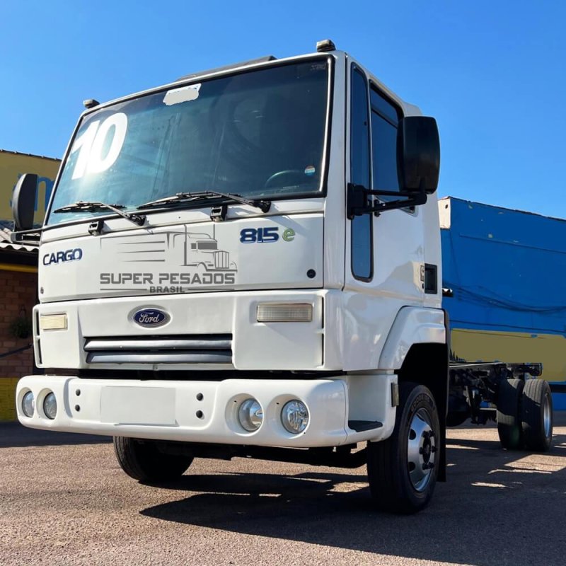 Caminhão FORD CARGO 815e CHASSI Ano 2010