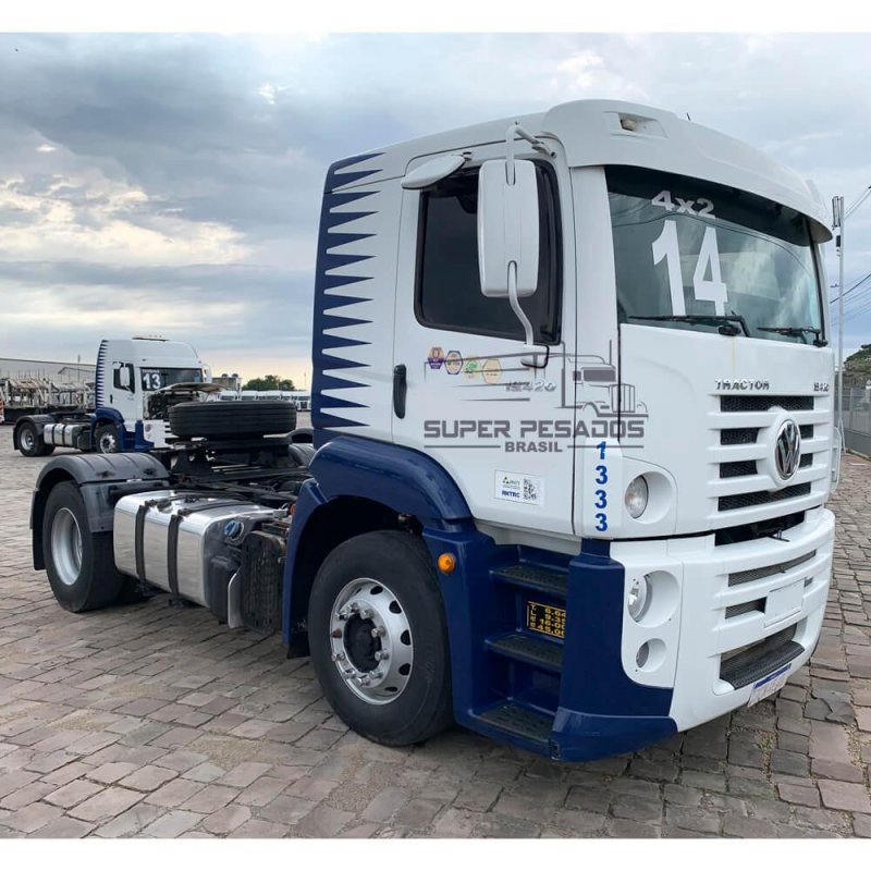 Caminhão VOLKSWAGEN TRACTOR 19420 4X2 CAVALO Ano 2014