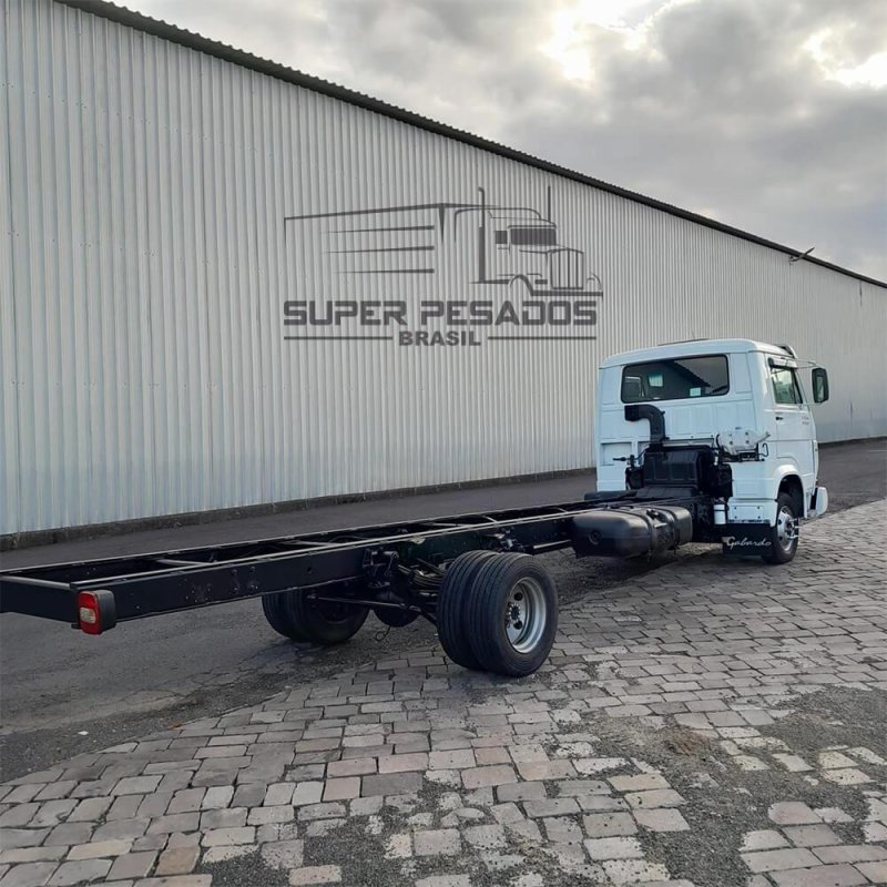 Caminhão VOLKSWAGEN 9.150E CHASSI LONGO Ano 2010
