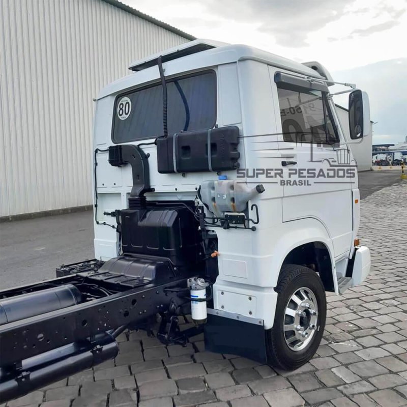 Caminhão VOLKSWAGEN 9.150E CHASSI CURTO Ano 2010