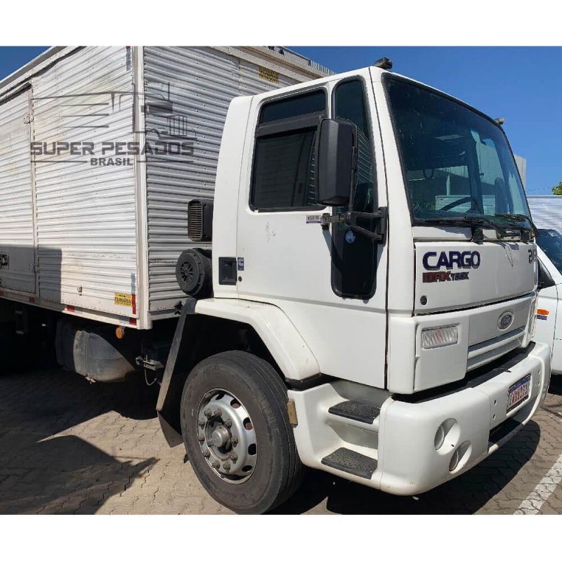 Caminhão FORD CARGO 2422 BAÚ Ano 2007