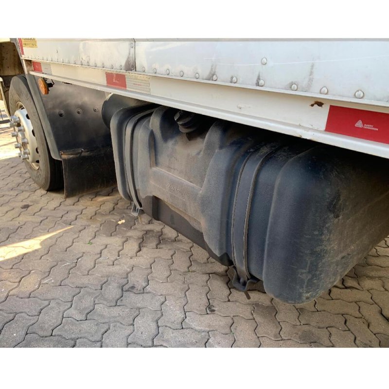 Caminhão FORD CARGO 2422 BAÚ Ano 2007