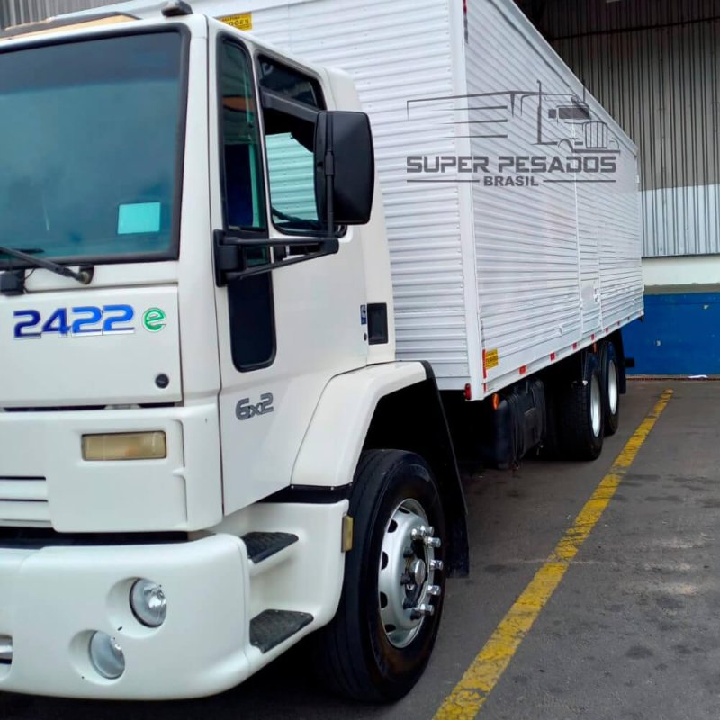 Caminhão FORD CARGO 2422 BAÚ Ano 2007