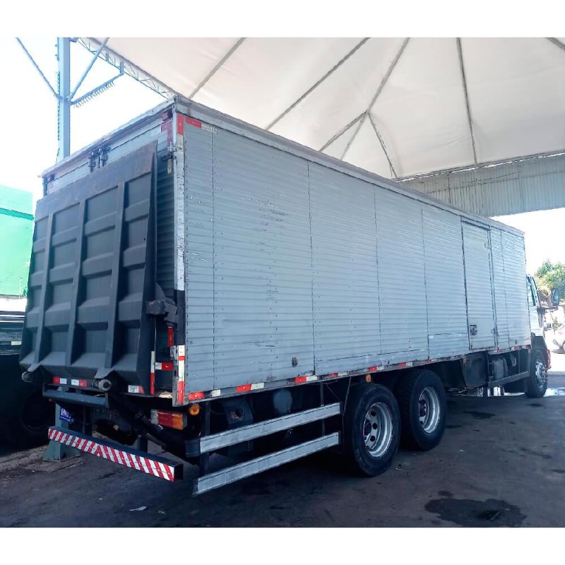 Caminhão FORD CARGO 2422 BAÚ Ano 2007