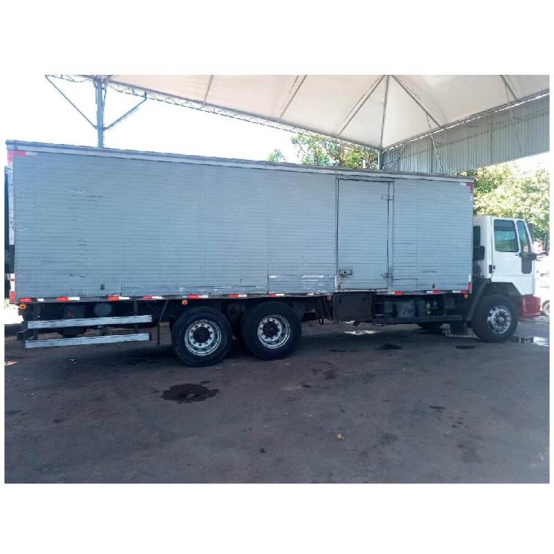 Caminhão FORD CARGO 2422 BAÚ Ano 2007