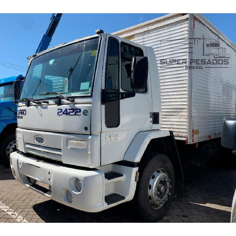 Caminhão FORD CARGO 2422 BAÚ Ano 2007