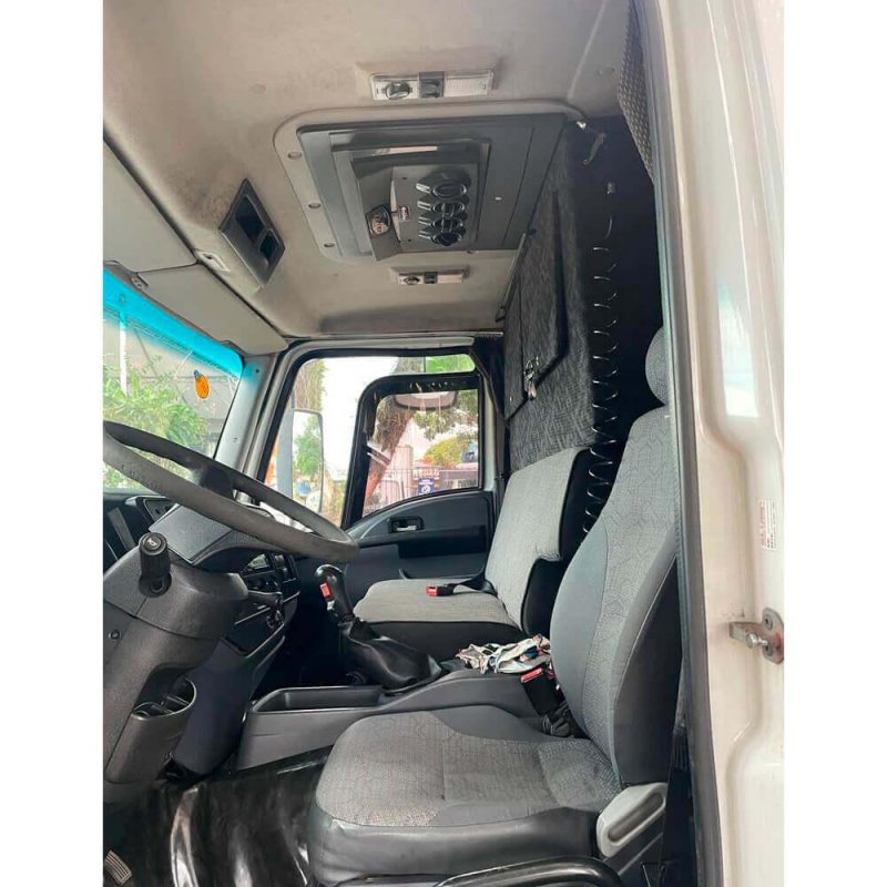 Caminhão FORD CARGO 2429 BAÚ Ano 2013