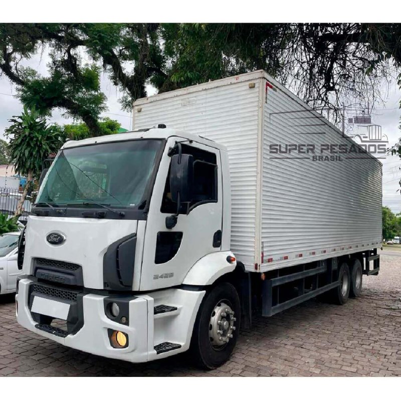 Caminhão FORD CARGO 2429 BAÚ Ano 2013
