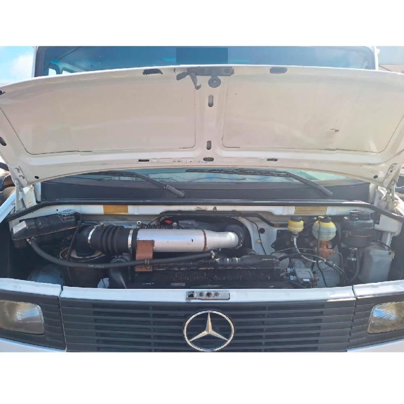 Caminhão MERCEDES BENZ 710 CARROCERIA Ano 2009