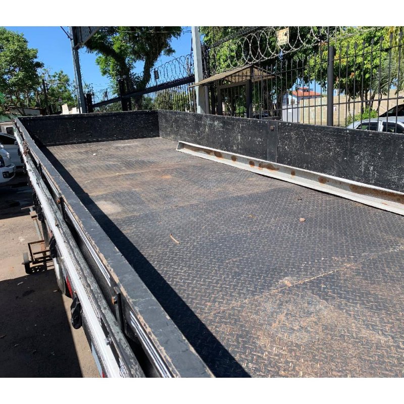 Caminhão MERCEDES BENZ 710 CARROCERIA Ano 2009