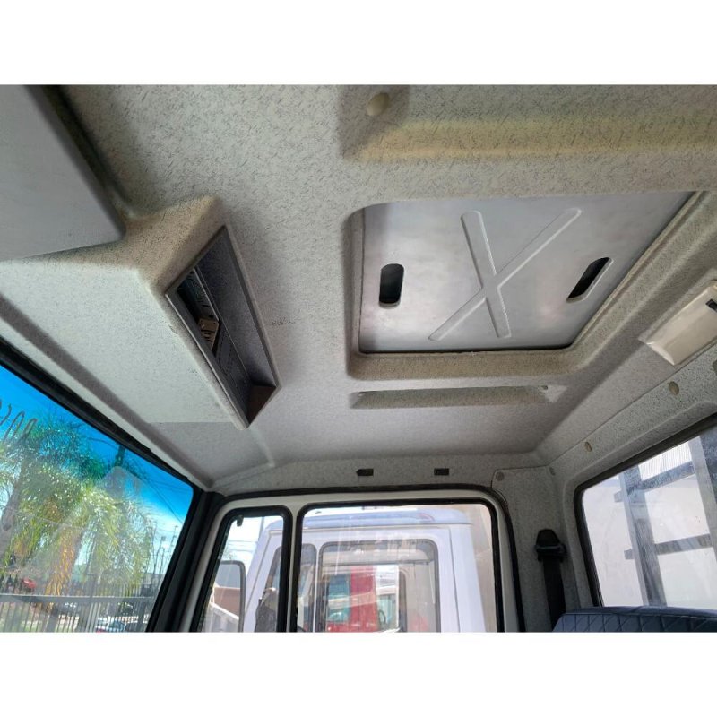 Caminhão MERCEDES BENZ 710 CARROCERIA Ano 2009