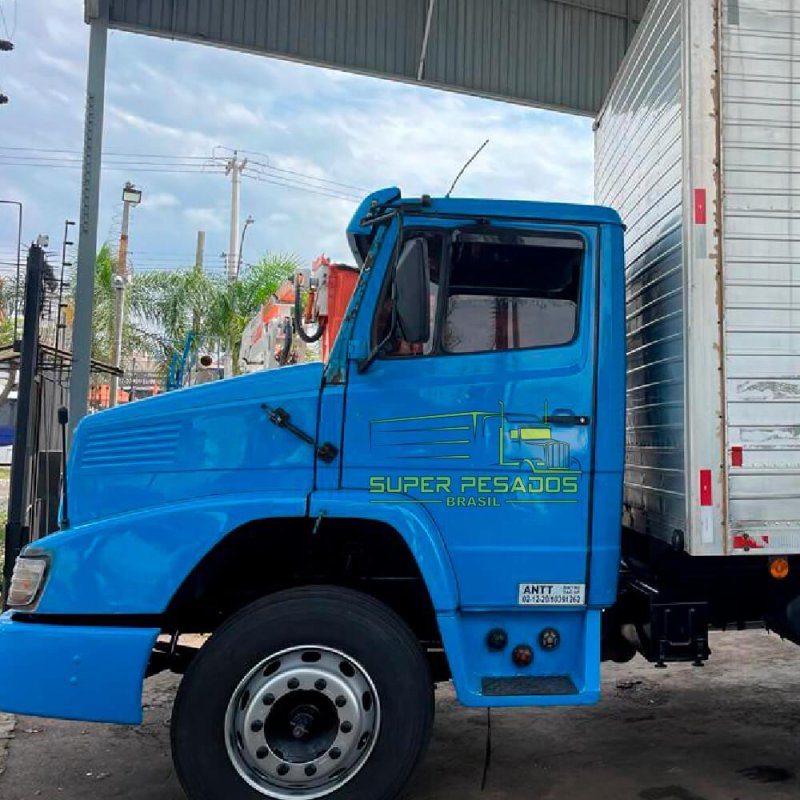 Caminhão Mercedes Benz 1418 BAÚ Ano 1991