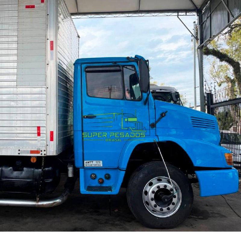 Caminhão Mercedes Benz 1418 BAÚ Ano 1991