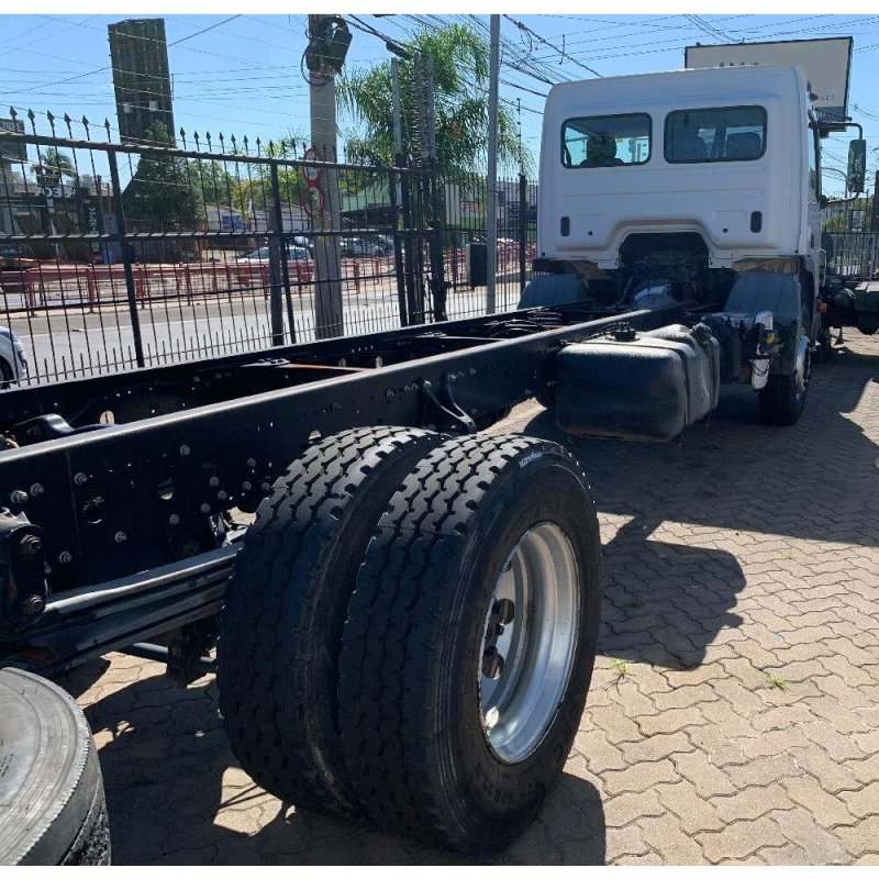 Caminhão MERCEDES BENZ ATEGO 1719 CHASSI Ano 2012