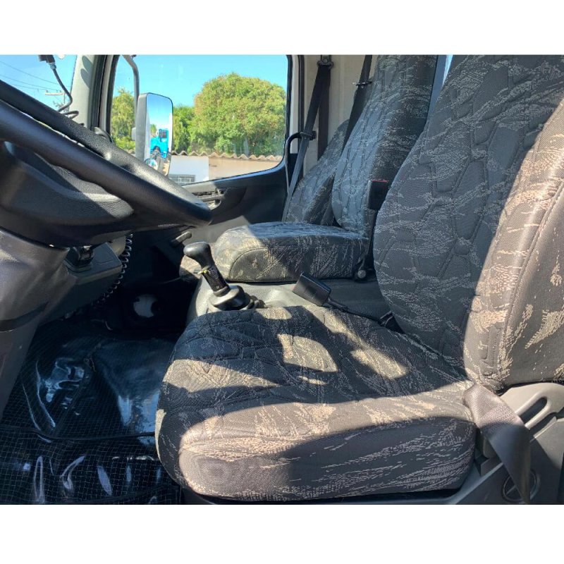 Caminhão MERCEDES BENZ ATEGO 1719 CHASSI Ano 2012