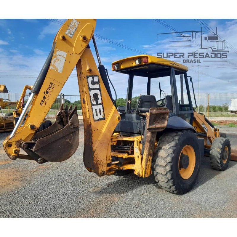 Retroescavadeira JCB 3C PLUS Ano 2011