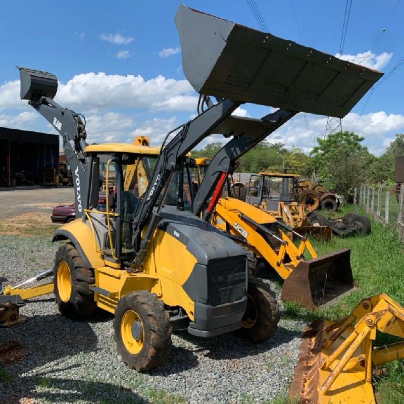 Retroescavadeira VOLVO BL60 B 4X4 Ano 2012