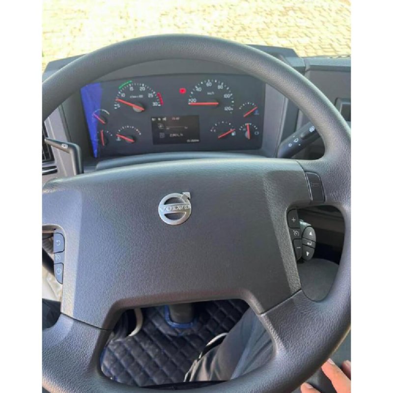 Caminhão VOLVO VM360 4X2 CAVALO Ano 2023