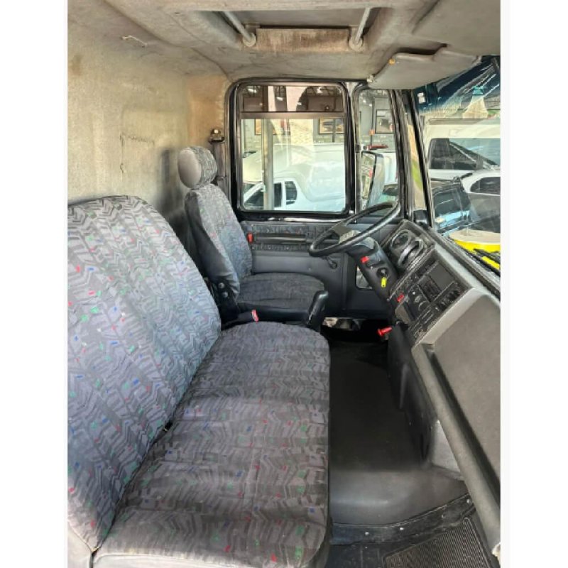 Caminhão FORD CARGO 815E BAÚ SECO Ano 2009