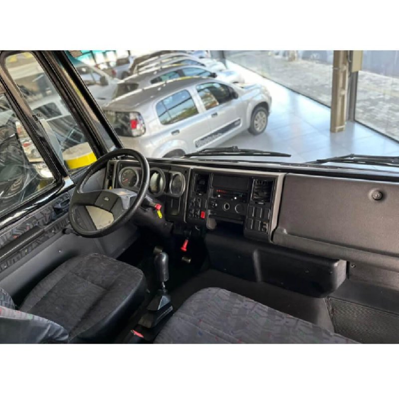 Caminhão FORD CARGO 815E BAÚ SECO Ano 2009
