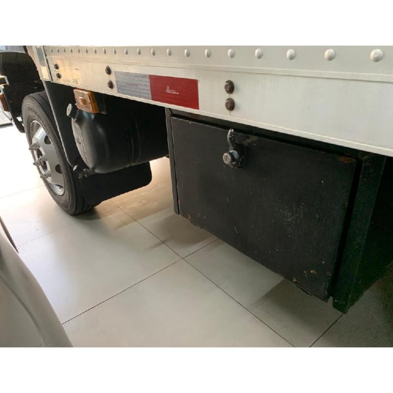 Caminhão FORD CARGO 815E BAÚ SECO Ano 2009